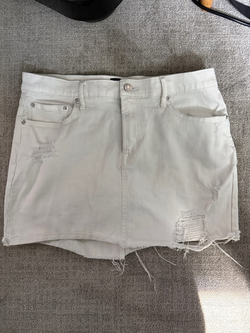 GAP White Denim Skirt with Navy Logo Patch